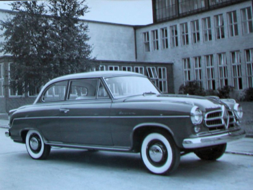 Borgward Isabella Sedan at Factory Sebaldsbrueck 1956 Factoryphoto (10380)